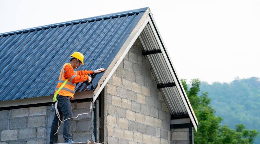 Professional residential roofers in Tremont City, OH